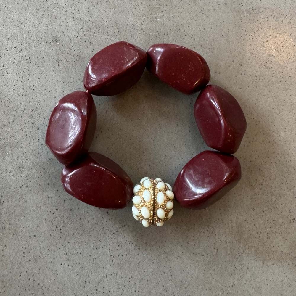 Maroon and gold stretch bracelet